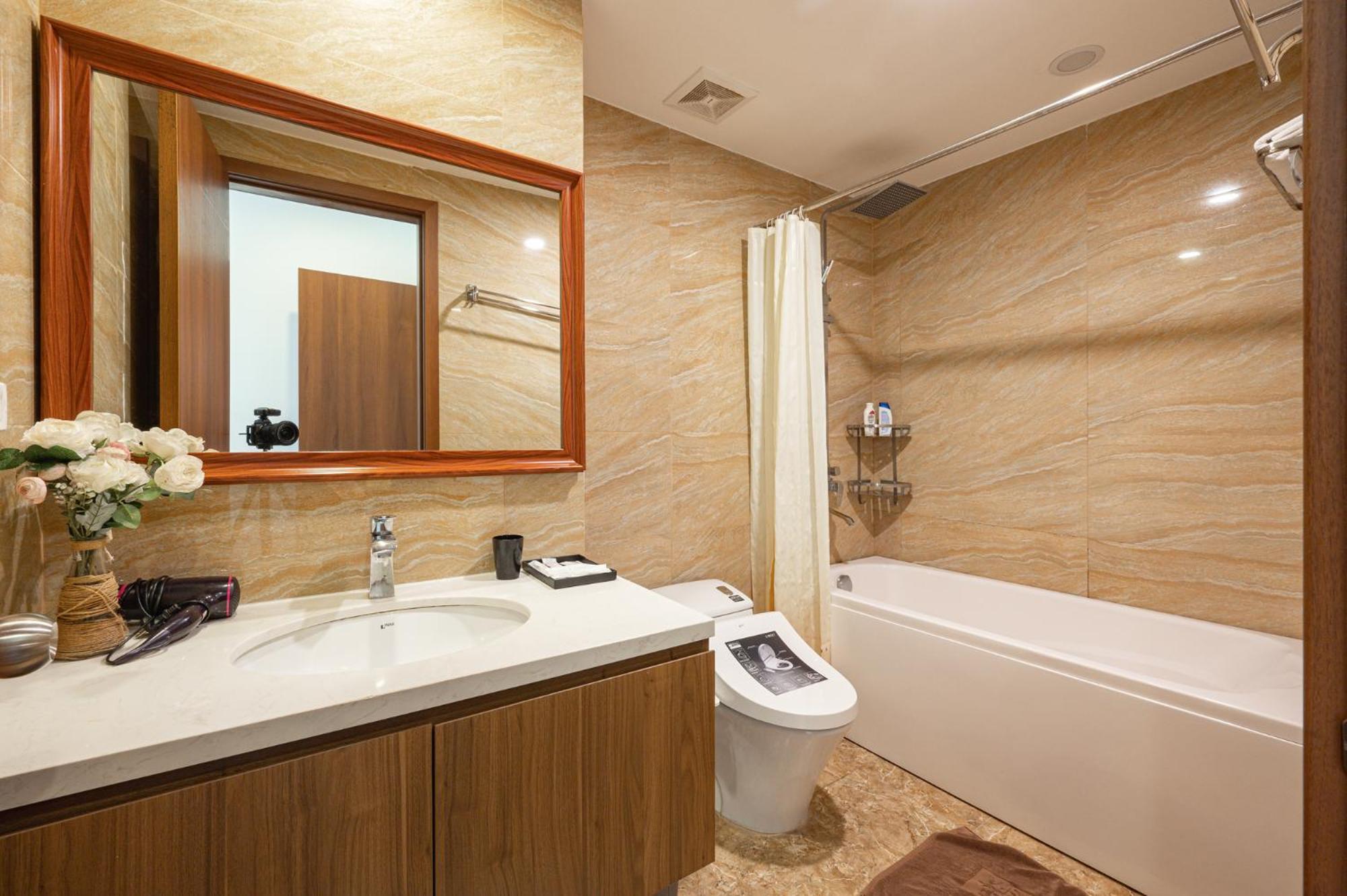 Luxe Paradise Suites Tay Ho 하노이 외부 사진